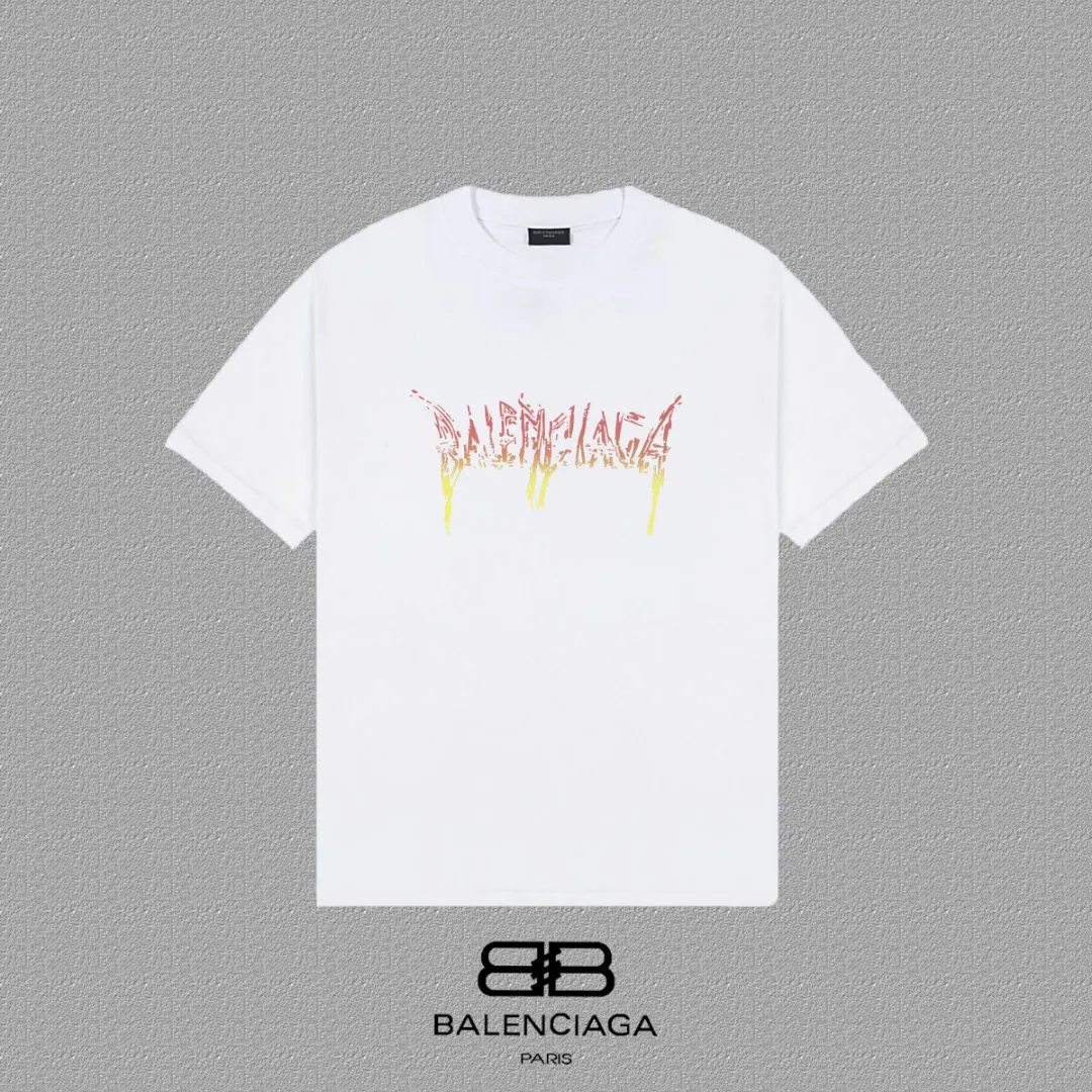 P80✨🔥 BALENCIAGA Paris lettering printed short-sleeved T-shirt. Custom-woven and dyed 300 grams of combed cotton heavyweight fabric. Zero color difference in threads. Perfect details. Different from the current currency version. Welcome to compare. Same Style for men and women. Must-sell in the picture above. Color: White Black Size: 1 2 3 4